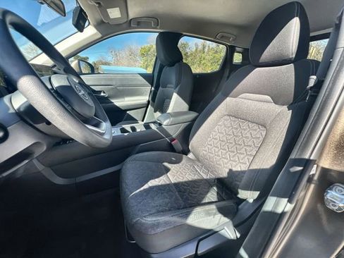 Used 2025 Nissan Kicks SV w/ Charging Package image 18