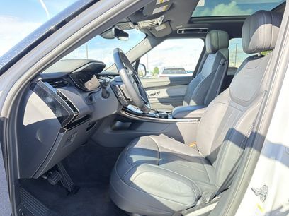 Used 2025 Land Rover Range Rover Sport SE