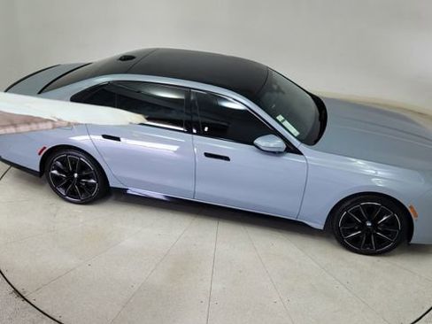 Used 2024 BMW 740i xDrive w/ Premium Package image 81