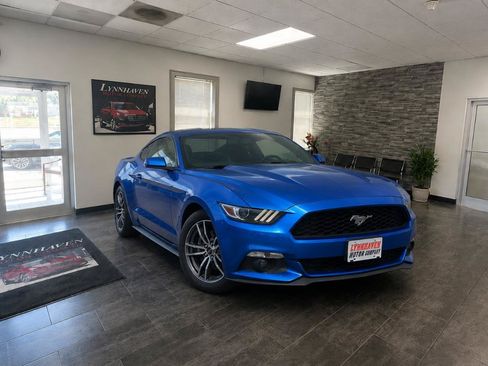 Used 2017 Ford Mustang Coupe RWD image 2