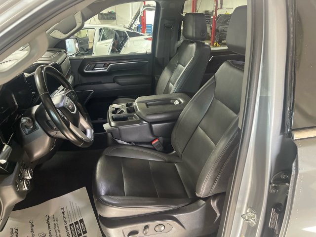 Used 2025 GMC Sierra 1500 SLT AWD/4WD image 12