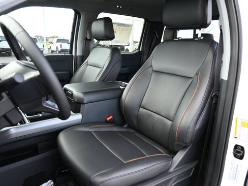 New 2026 Ford F250 Lariat w/ Black Appearance Package AWD/4WD image 32