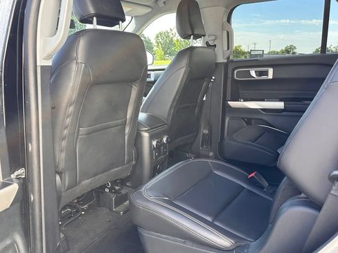 Certified 2022 Ford Explorer XLT w/ Equipment Group 202A AWD/4WD image 14