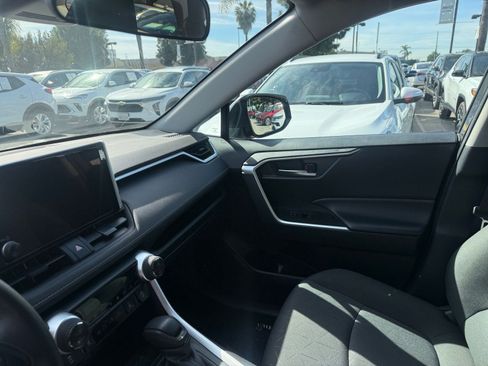 Used 2025 Toyota RAV4 XLE w/ Weather Package image 31