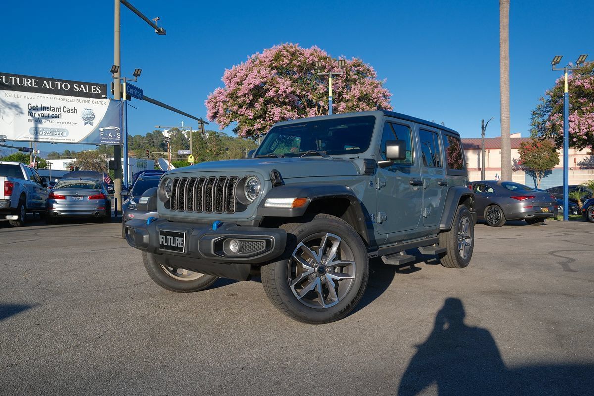 Used 2024 Jeep Wrangler Unlimited w/ Technology Group AWD/4WD image 1