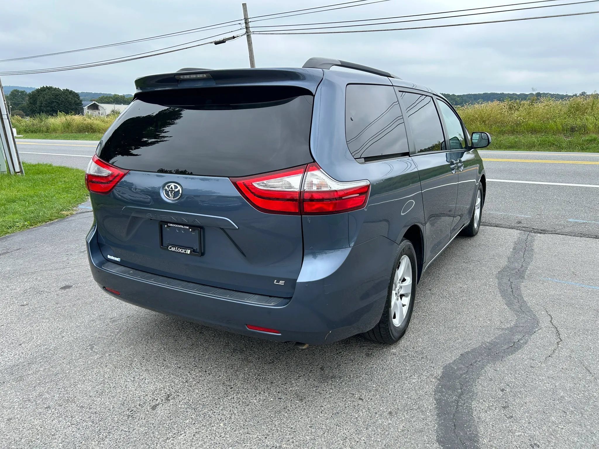 Used 2017 Toyota Sienna LE FWD image 8