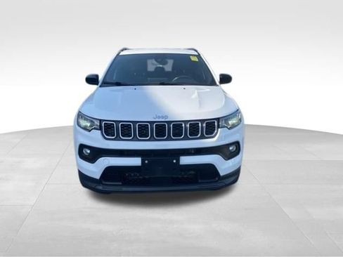 Used 2024 Jeep Compass Latitude AWD/4WD image 31