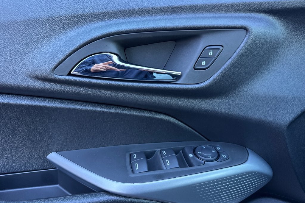New 2026 Chevrolet Trax LS FWD image 11