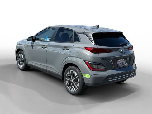 Certified 2023 Hyundai Kona SE image 3