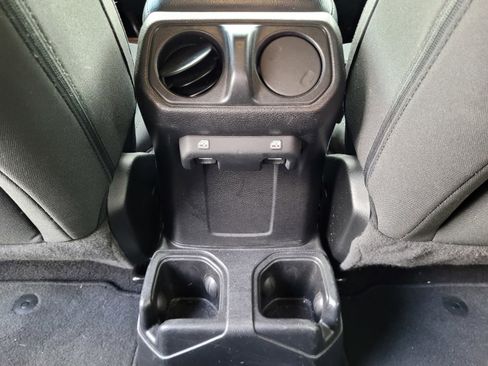 Used 2021 Jeep Wrangler Unlimited Sport S image 19