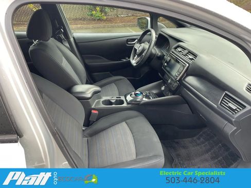 Used 2018 Nissan Leaf SV w/ SV Technology Package image 50