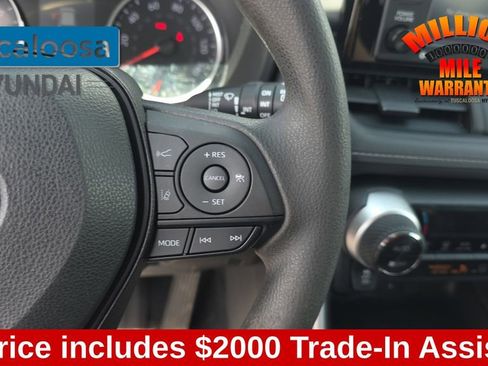 Used 2022 Toyota RAV4 XLE image 18