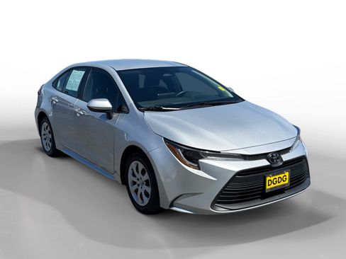 Used 2023 Toyota Corolla LE FWD image 7