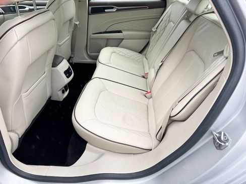 Used 2017 Ford Fusion Platinum image 7