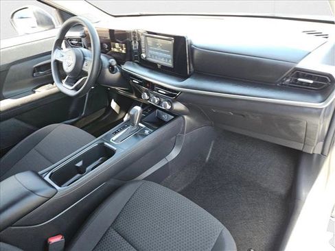 Used 2025 Nissan Kicks S image 19