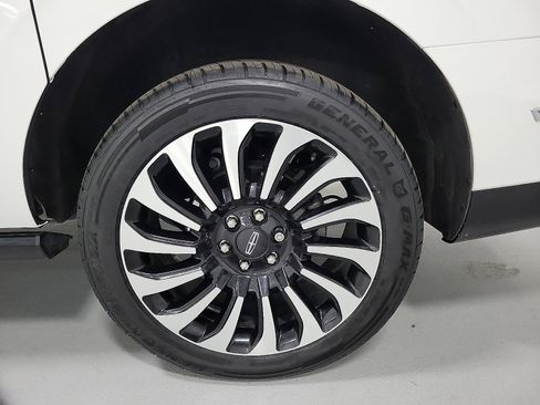Used 2024 Lincoln Navigator L Black Label image 20