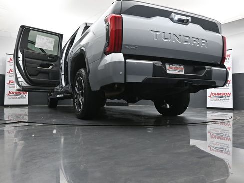 Used 2026 Toyota Tundra Limited AWD/4WD image 44