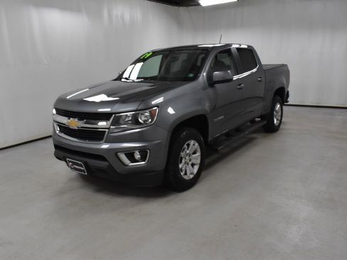 Used 2019 Chevrolet Colorado LT w/ LT Convenience Package image 2