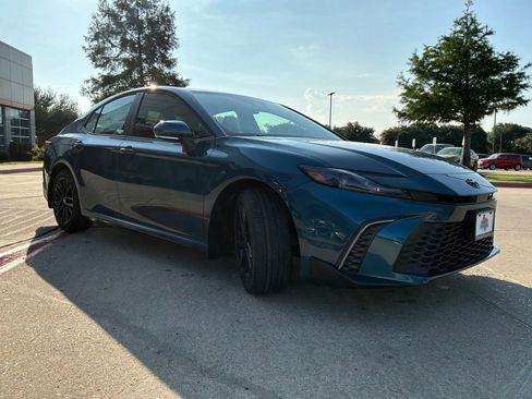 New 2026 Toyota Camry SE FWD image 4