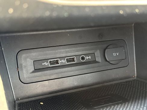 Used 2020 Volkswagen Atlas Cross Sport SE image 25