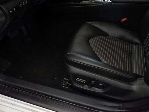 Used 2024 Toyota Camry SE w/ Cold Weather Package AWD/4WD image 13