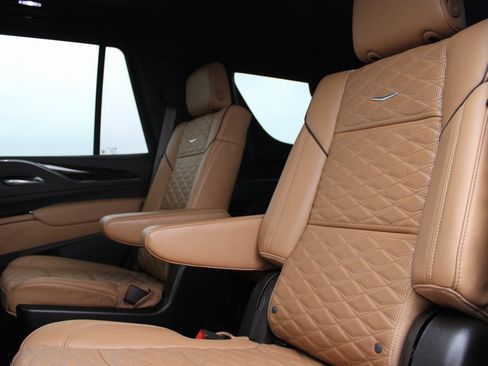 Used 2024 Cadillac Escalade Sport image 28