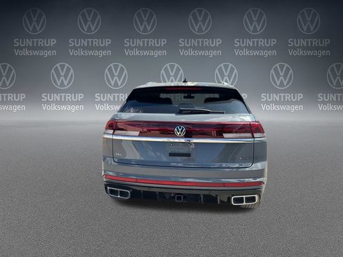 Used 2024 Volkswagen Atlas Cross Sport SEL R-Line AWD/4WD image 36