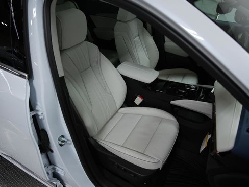 New 2026 Buick Envision Avenir image 18