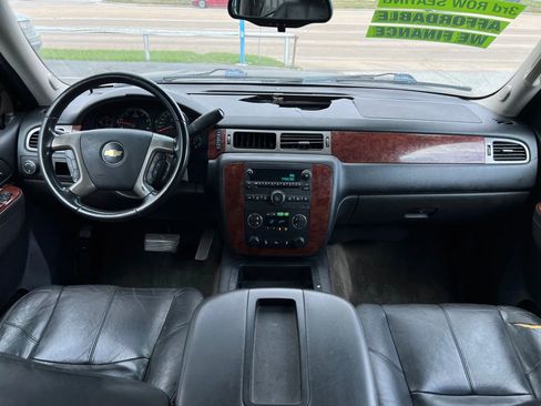 Used 2012 Chevrolet Suburban LT image 15