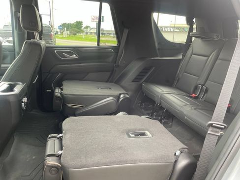 Used 2024 GMC Yukon SLT w/ SLT Luxury Package AWD/4WD image 30
