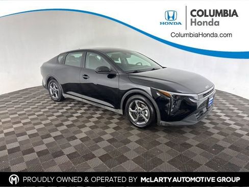 Used 2025 Kia K4 LXS image 1