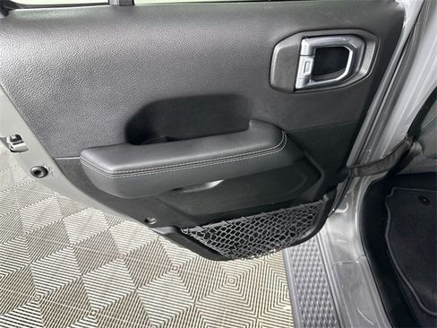 Certified 2020 Jeep Gladiator Overland w/ Cold Weather Group image 14