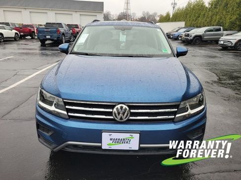 Used 2018 Volkswagen Tiguan SE image 2