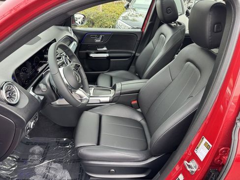 New 2026 Mercedes-Benz GLB 250 image 2