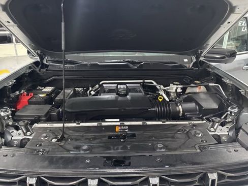 Used 2024 GMC Canyon AT4 w/ Technology Package image 39