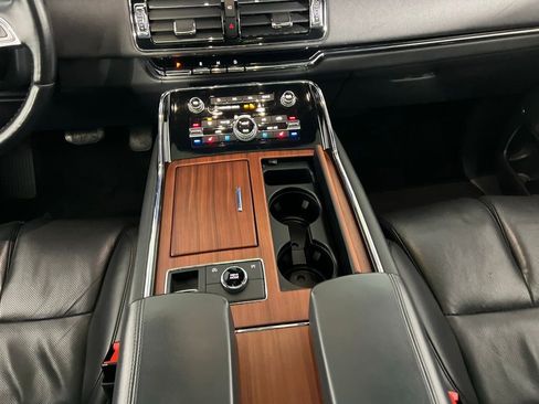 Used 2024 Lincoln Navigator Reserve image 18