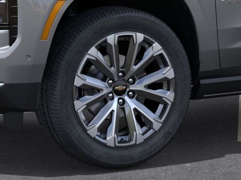 New 2026 Chevrolet Suburban High Country AWD/4WD image 9