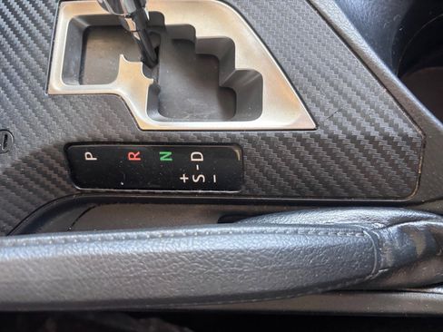 Used 2013 Toyota RAV4 XLE image 21