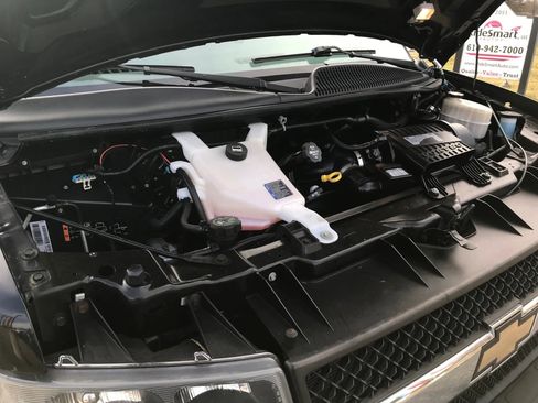 Used 2017 Chevrolet Express 3500 LT w/ LT Preferred Equipment Group image 43