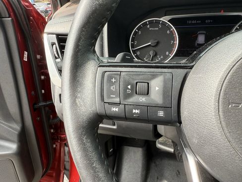 Used 2022 Nissan Rogue SV w/ SV Premium Package image 16