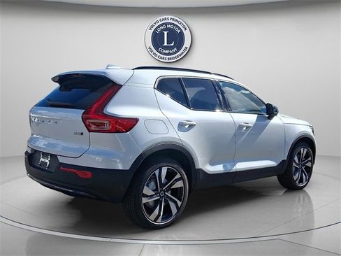New 2026 Volvo XC40 B5 Ultra w/ Protection Package Premier image 4