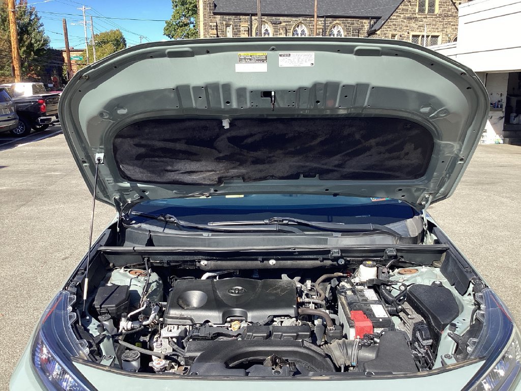 Used 2020 Toyota RAV4 XLE Premium AWD/4WD image 21