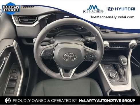 Used 2024 Toyota RAV4 SE image 28