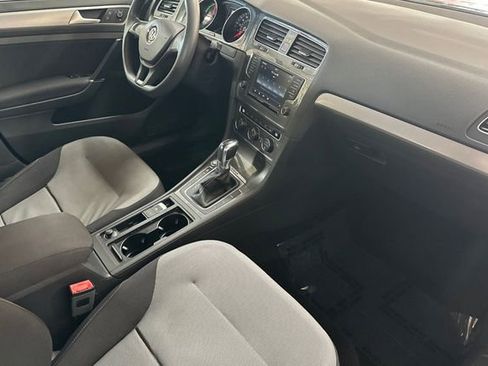Used 2016 Volkswagen e-Golf SE image 19