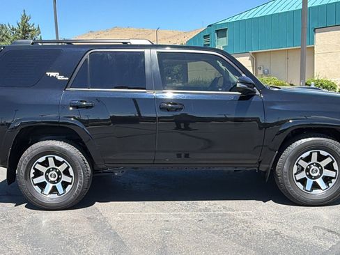 Certified 2024 Toyota 4Runner TRD Off-Road Premium w/ Moonroof Package AWD/4WD image 2