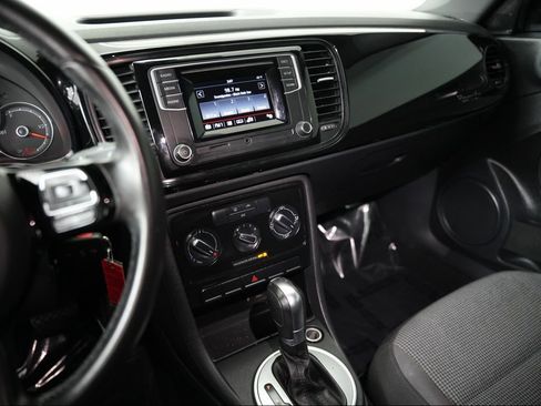 Used 2017 Volkswagen Beetle 1.8T S image 18
