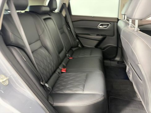 Used 2022 Nissan Rogue Platinum w/ Head-Up Display Package image 28