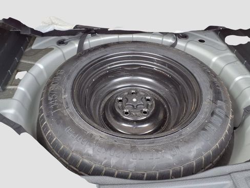 Used 2017 Nissan Rogue SV image 25