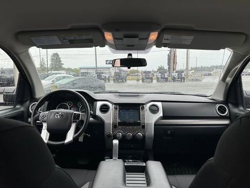 Used 2017 Toyota Tundra SR5 image 22