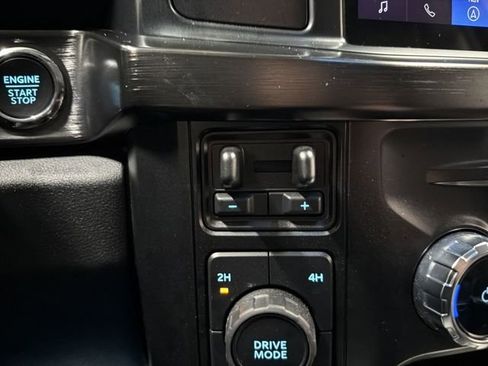 Used 2024 Ford F250 Lariat w/ Chrome Package image 33